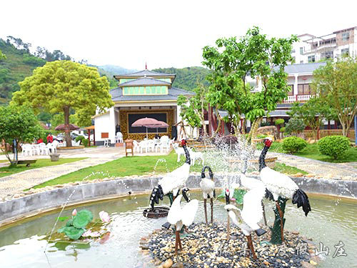 山庄鱼池