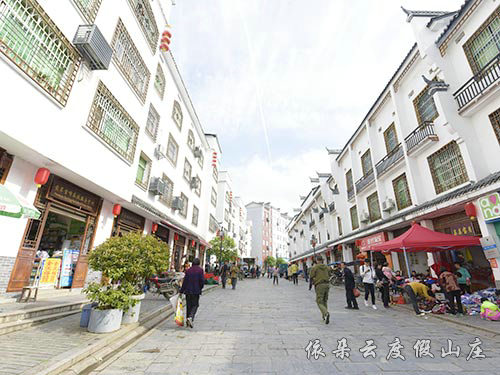 东江湖黄草街一角